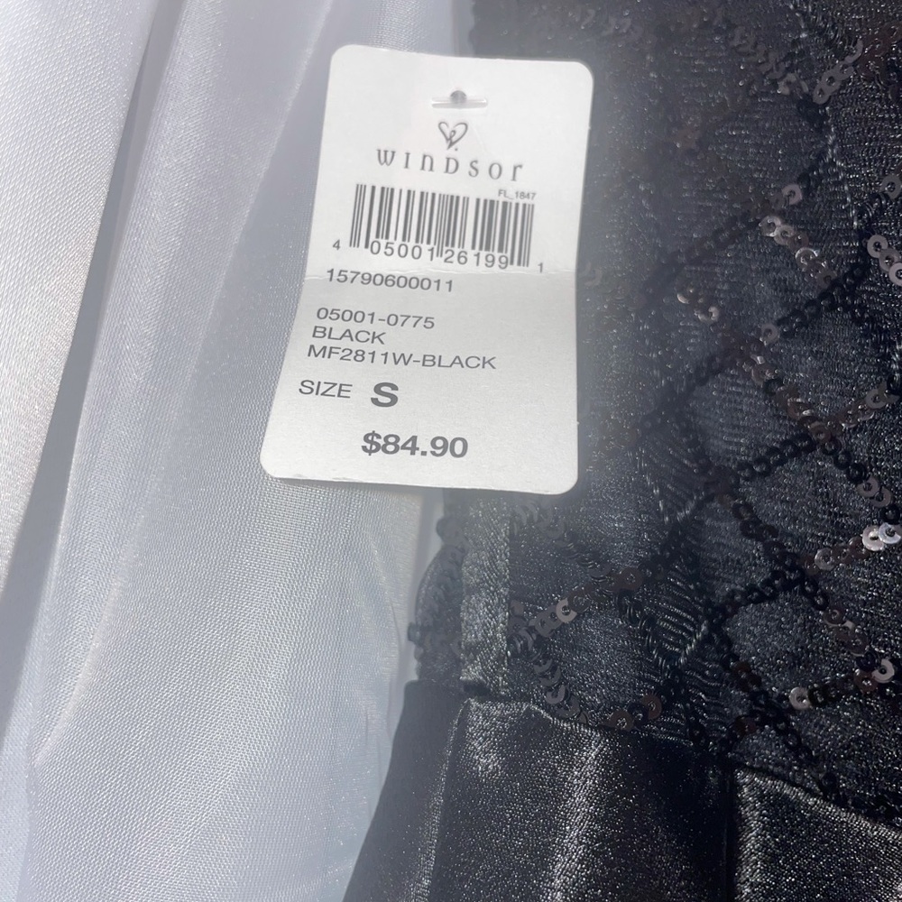 Little black dress. Strapless. Brand new never worn from Windsor - Picture 5 of 5